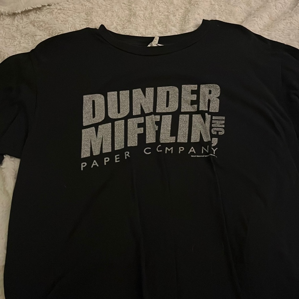 Dunder mifflin tee medium
